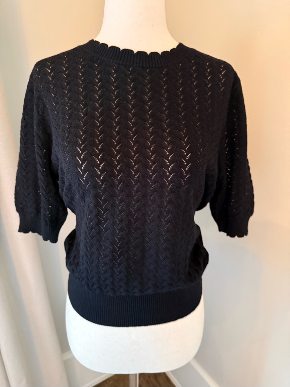 NWT Gorgeous and Feminine Black Knit Short Sleeve Top!
